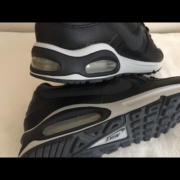 Men’s Nike Air MaxCommand Leather - Picture 8 of 10